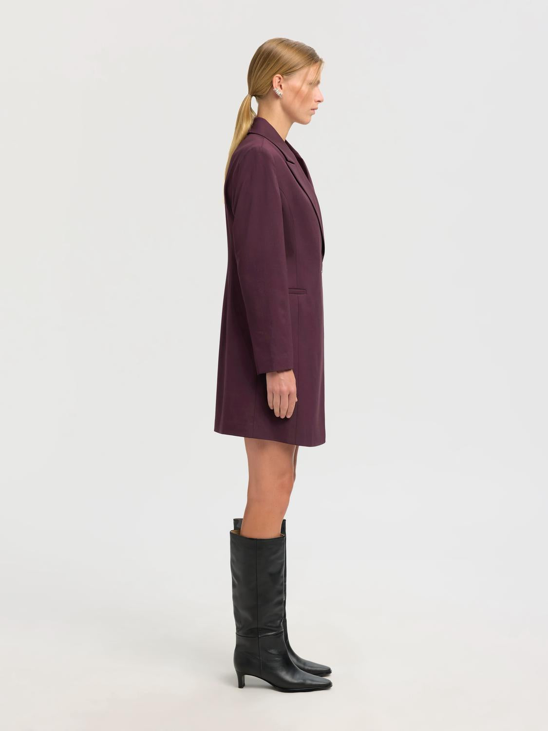 model_shot-front_full